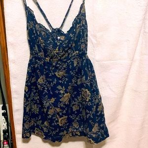 Ambercrombie and Fitch Sleeveless Tie Around Top Size Large